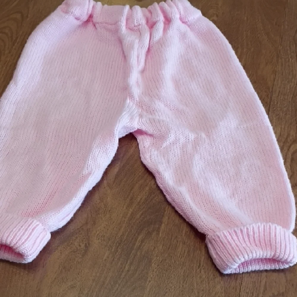 Cozy White and Pink Kids Matching Set Size Small By Infant Boutique